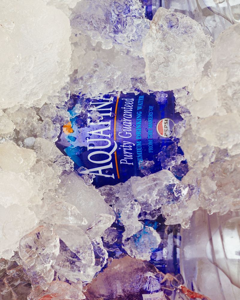 Bottle chilling in crushed ice